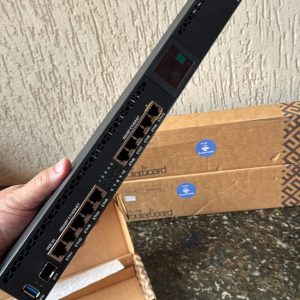 SWITCH MIKROTIK RB 3011 LITHUANIA-HGF09JPZ3NA/R2///